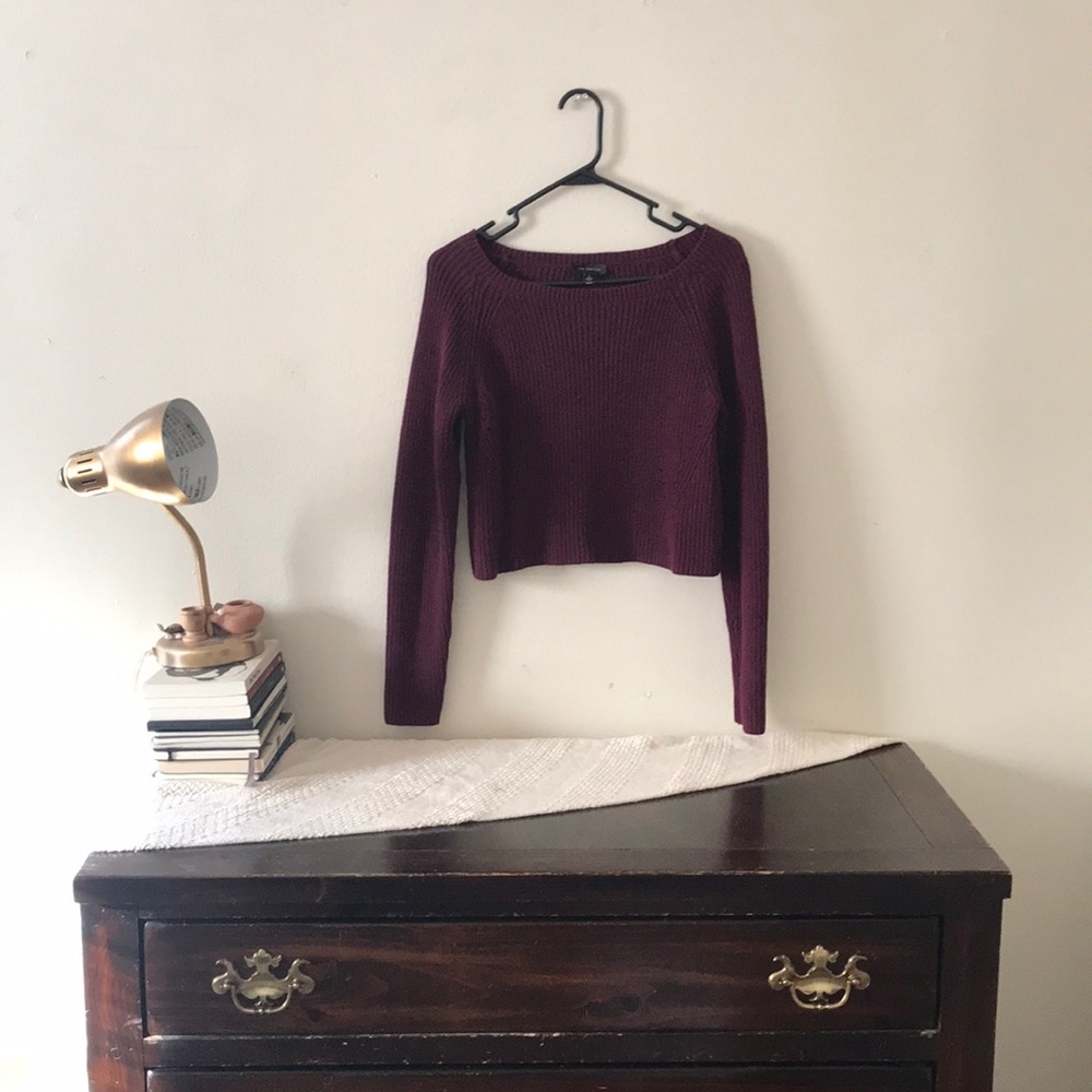 Cozy, cropped sweater !!